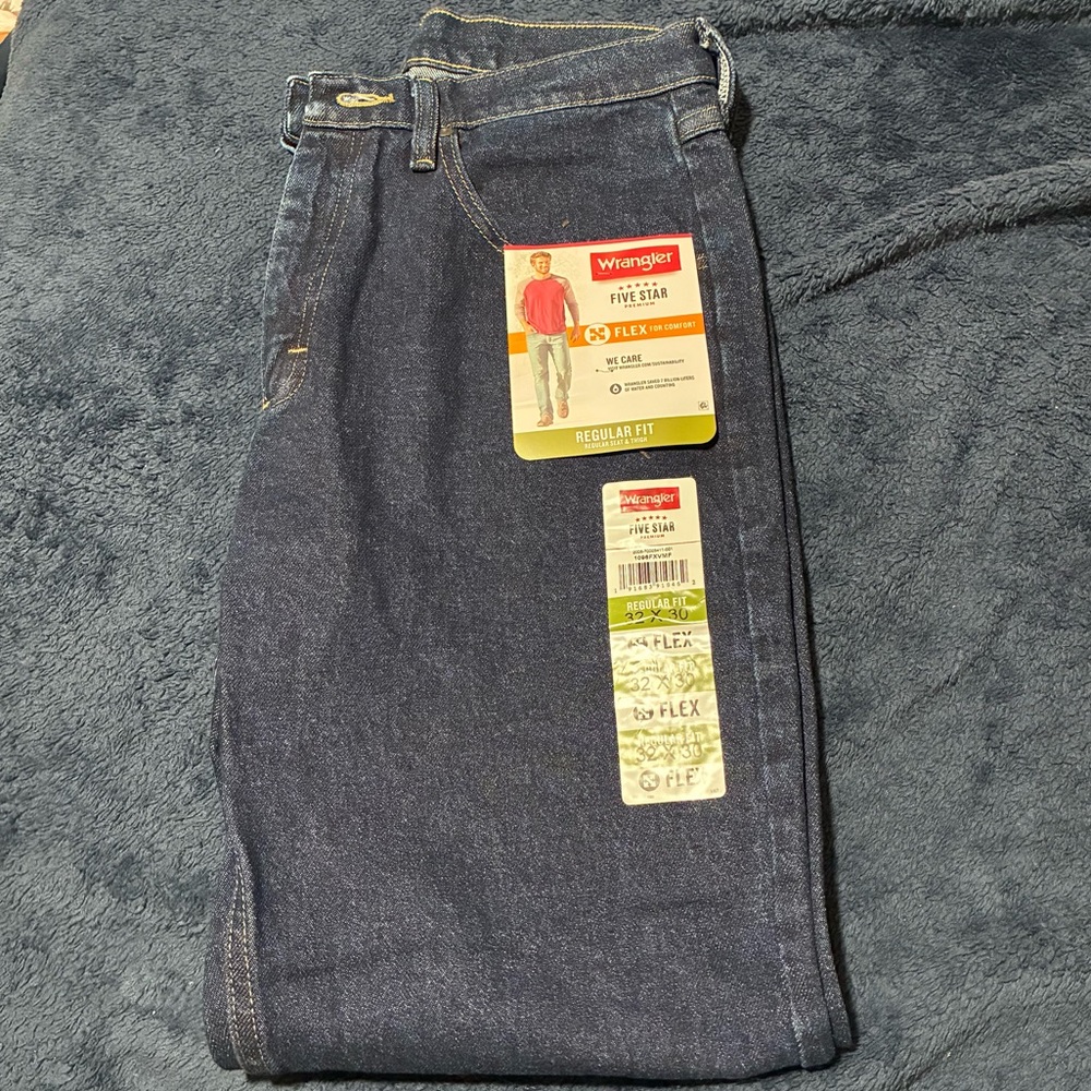 Wrangler Men's Dark Blue Relaxed Jeans
